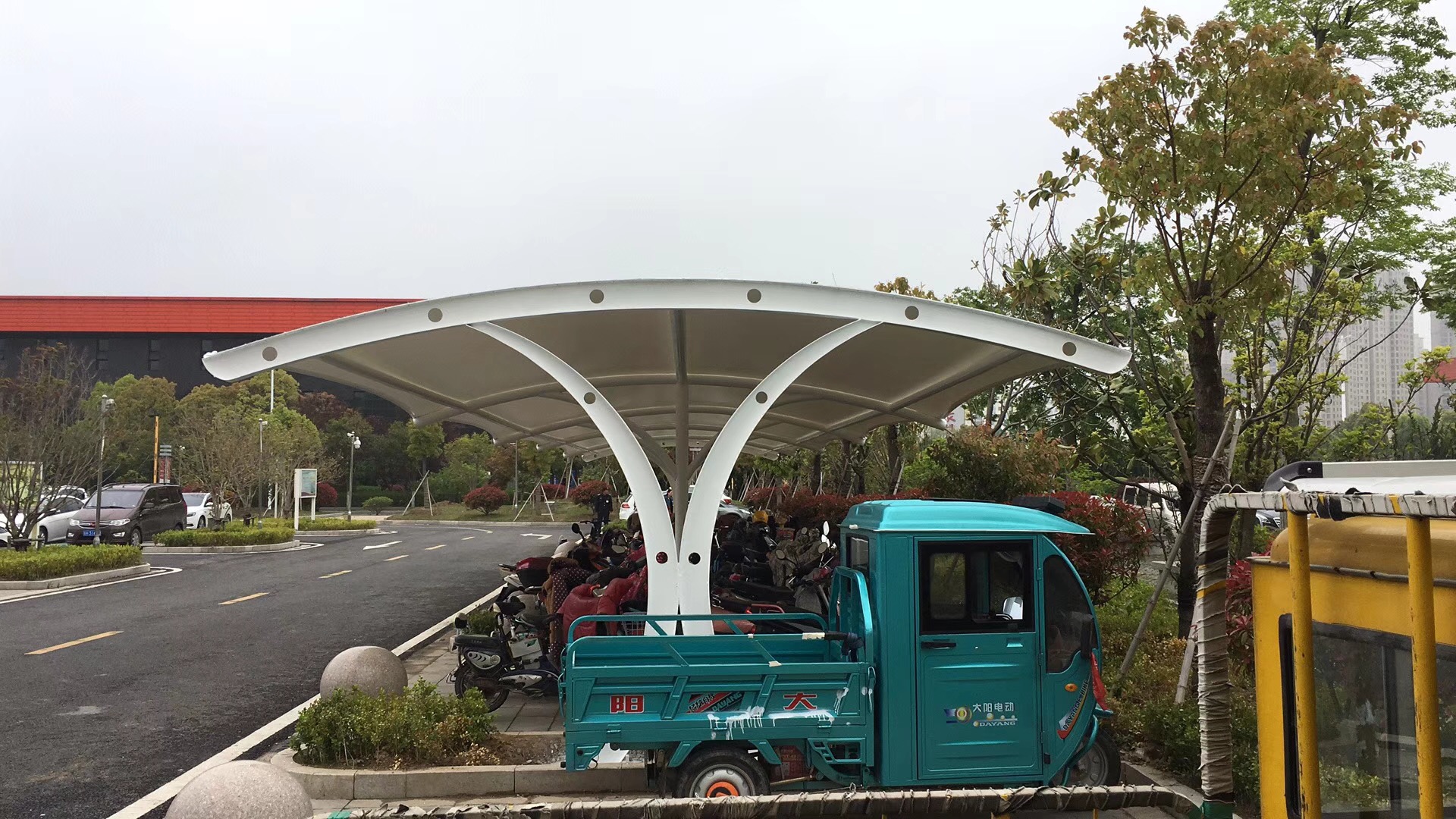 電動(dòng)車(chē)棚