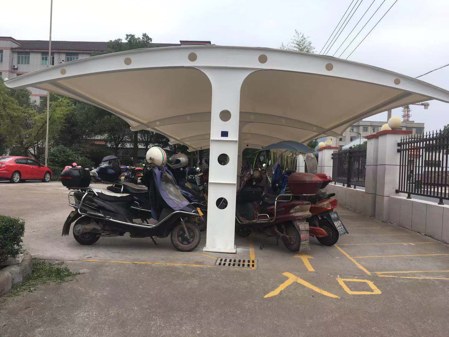電動(dòng)車(chē)棚